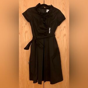 Adorable short sleeve cocktail, Julian Taylor, New York size 6 black